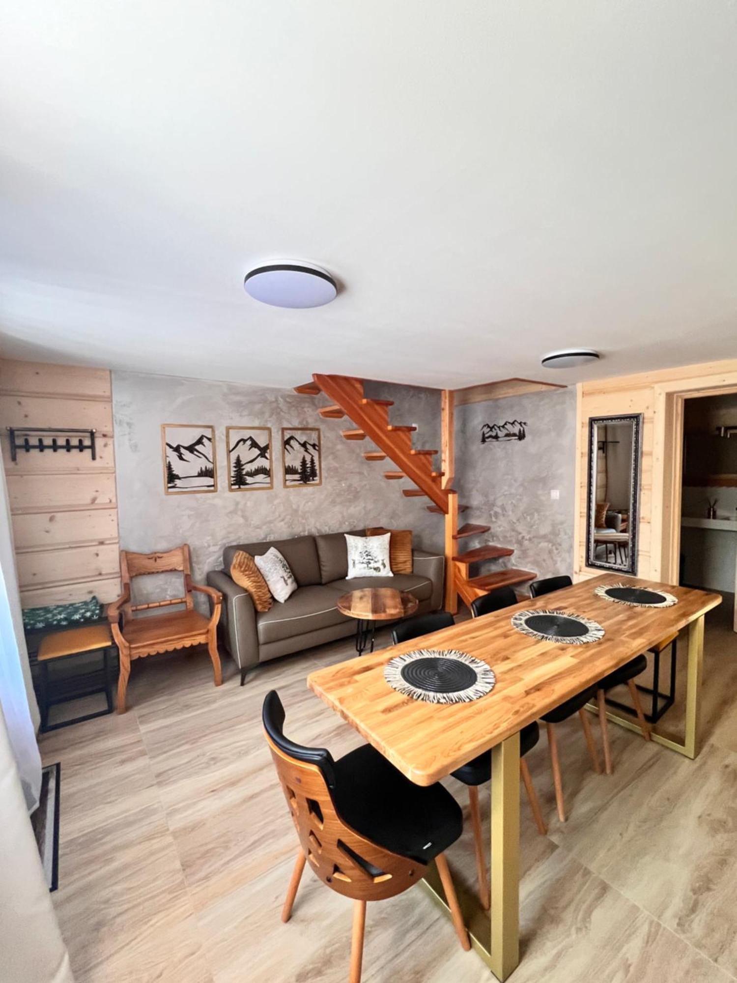Zabie Dworki Luxury & Шале Вітув